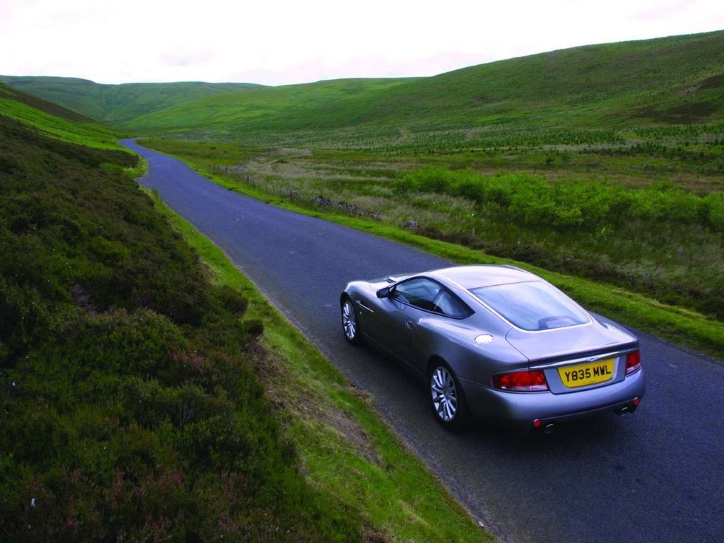 Aston Martin Vanquish V12 Vanquish